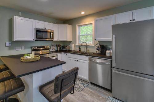 Gallery image of Community Pool, Lake Access Tobyhanna Retreat! in Tobyhanna