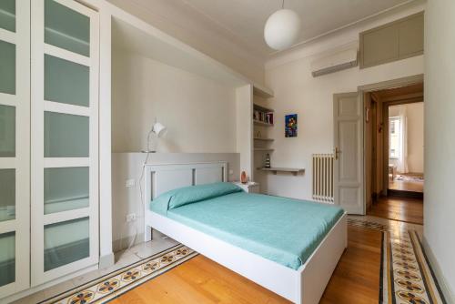 GuestHost - Bright & Roomy Apartment x6 - Trastevere District
