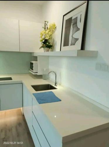 Кухня или мини-кухня в City Town 2-6 Pax Beautiful View Cozy Condo, Jelutong, Georgetown, Centre Heart Of Penang Island, near Highway Komtar Gurney
