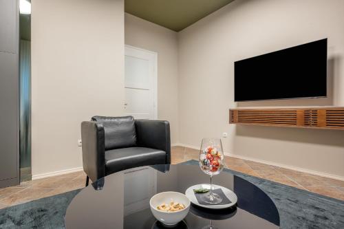Green, Deluxe Two Bedroom Suite