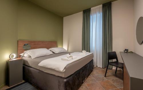 Green, Deluxe Two Bedroom Suite