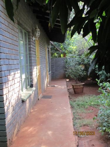 Ein Garten an der Unterkunft Lutea Guest House