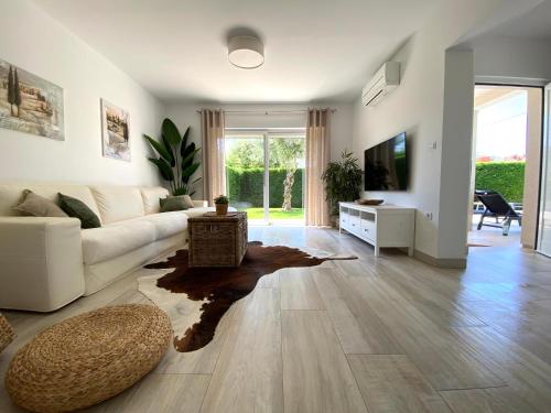 Villa Divina with private heated pool