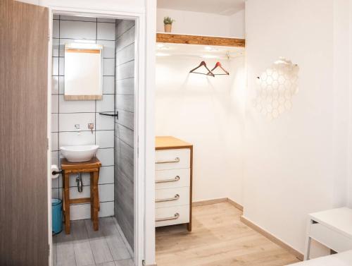Secret Loft, 2min Walk From The Beach, High Tech
