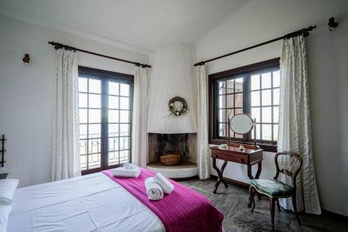 Gallery image of Sonia Rustic Mansion - 5bd 30 Sec Walk To Beach in Áyioi Apóstoloi