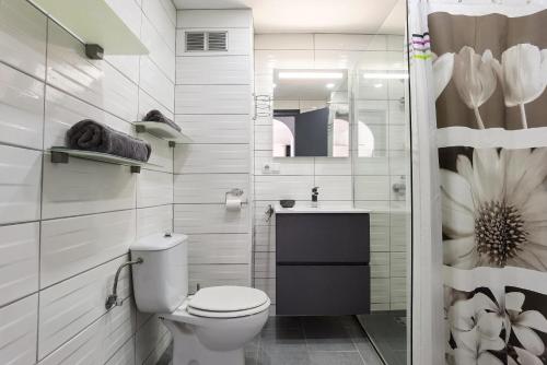 Et badeværelse på LEON INMO Apartment Chanel - 15777