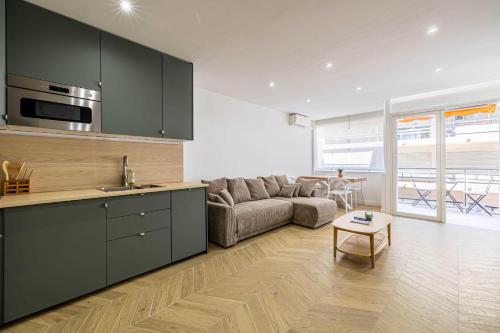 Cozy renovated apartment - close to Martinez Hotel