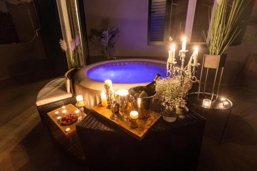 Oasis luxury apartment with terrarce and jacuzzi