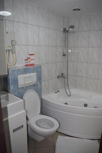 Koupelna v ubytování Hotel Tivoli