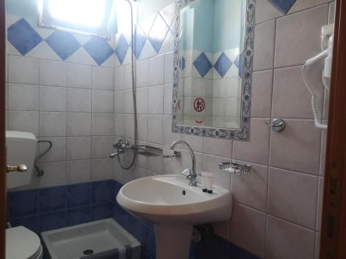 Ένα μπάνιο στο Villa Vienni