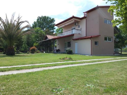 Gallery image of Priona Rooms in Paralía Skotínis