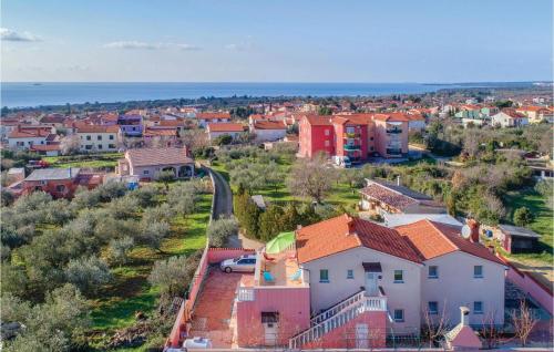Two-Bedroom Apartment In Peroj