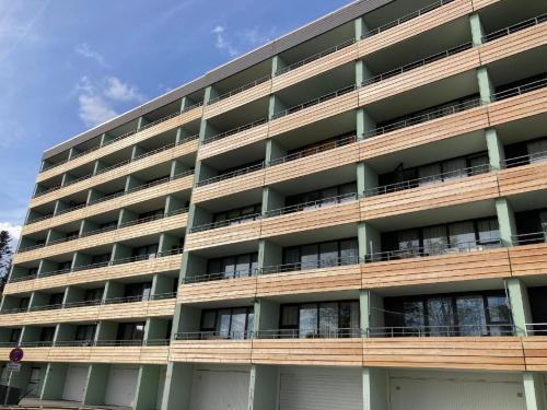 an apartment building with a lot of windows at Ferienwohnungen Ute am Geyersberg inkl AktivCard Bayrischer Wald in Freyung