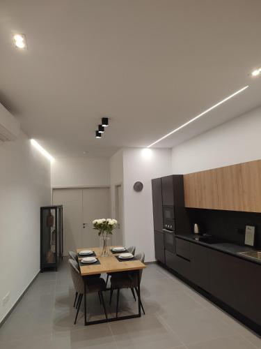 Η κουζίνα ή μικρή κουζίνα στο Casetta Pulis (Close to Airport & Valletta)