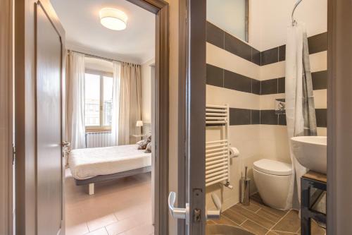 Kylpyhuone majoituspaikassa Cinque Terre The Harbour Apt - Two bathrooms