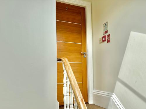 7 Bluebridge Court with Free Parking photo 17