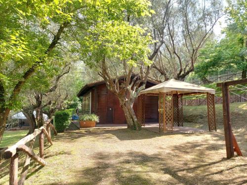 Imagen de la galería de CHALET con spiaggia privata, en Bracciano