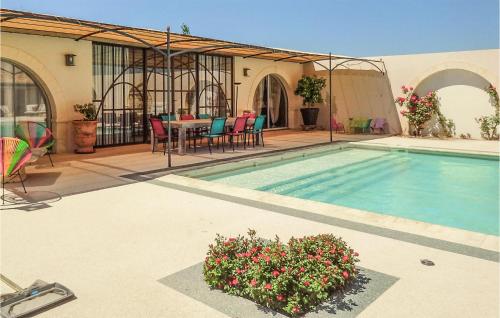 Beautiful Home In Cavaillon With Outdoor Swimming Pool, Wifi And Private Swimming Pool