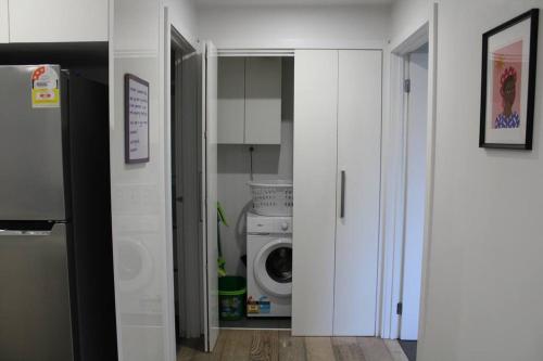 Φωτογραφία από το άλμπουμ του Cosy 2B apartment with private parking σε Moorabbin