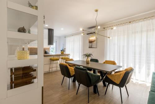 Apartment & room Ileana