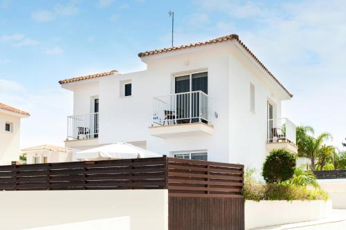 VILLA ICARUS IN THE HEART OF PROTARAS