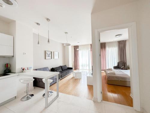 Katil atau katil-katil dalam bilik di Sea View Tre Canne Apartment