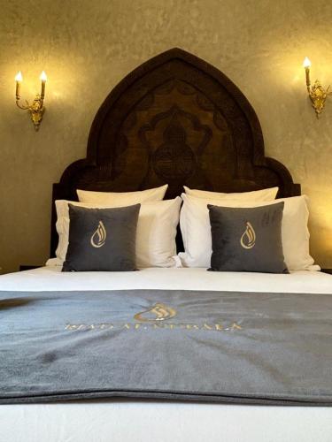 Riad Al Nubalaにあるベッド