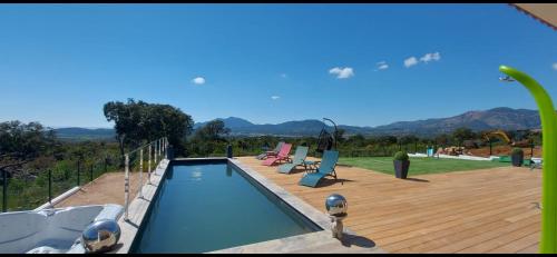Bazén v ubytovaní Splendide Villa avec Piscine, Sauna, Jacuzzi Villa Cookini près d'Ajaccio alebo v jeho blízkosti