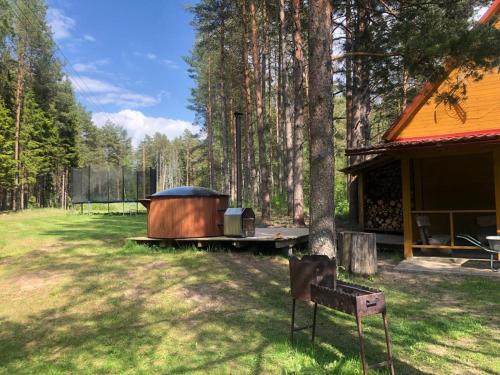 Κήπος έξω από το Forest house Einblūti