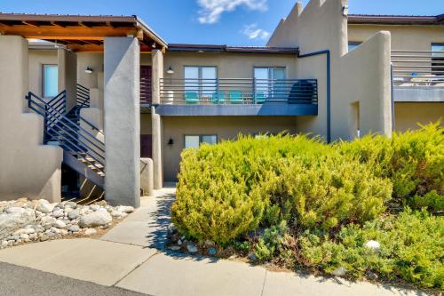 Fotografie z fotogalerie ubytování Buena Vista Condo about 11 Mi to Cottonwood Lake! v destinaci Buena Vista