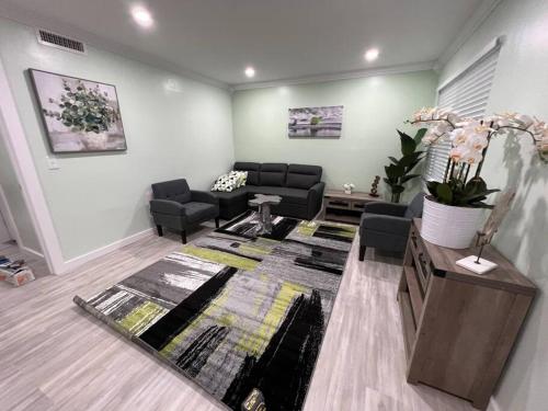 Tranquility in paradise- 2 bedroom villa w/parking photo 33