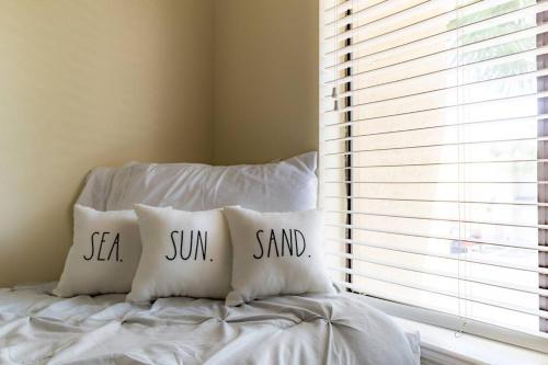 Spacious Family Hideaway on the Emerald Coast! photo 11