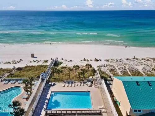 Spacious Family Hideaway on the Emerald Coast! photo 13