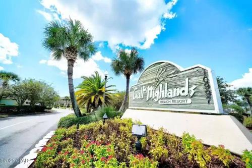 Spacious Family Hideaway on the Emerald Coast! photo 15