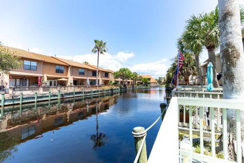 Spacious Family Hideaway on the Emerald Coast! photo 21