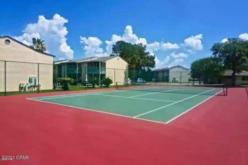 Spacious Family Hideaway on the Emerald Coast! photo 23