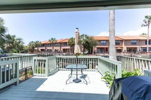 Spacious Family Hideaway on the Emerald Coast! photo 25