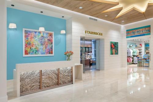 a store lobby with a star on the wall at Margaritaville Vacation Club by Wyndham Nashville in Nashville