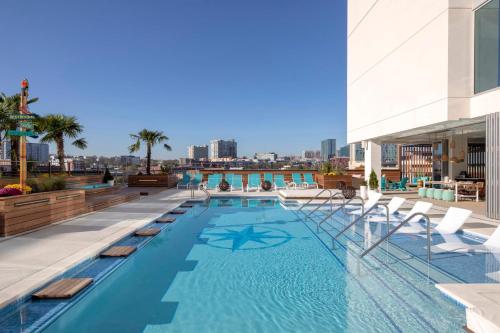 a swimming pool on the roof of a building at Margaritaville Vacation Club - Nashville in Nashville
