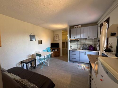 Appartement Les Angles, 2 pièces, 4 personnes - FR-1-593-85