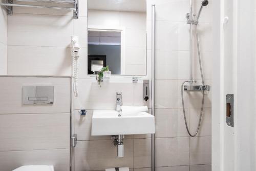 Un baño de Hotel Point