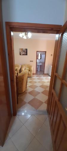 Φωτογραφία από το άλμπουμ του Honey-House “Kastrioti” στην Πρεμετή