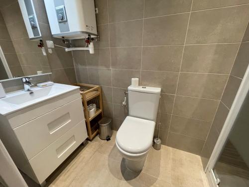 Kúpeľňa v ubytovaní Studio mezzanine avec Terrasse privative cosy - REF MIMONT
