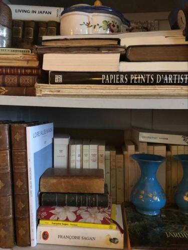 Fotografie z fotogalerie ubytování Maison d'hôtes "les volets verts" et sa brocante v destinaci Écueillé