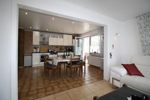 Kuchyň nebo kuchyňský kout v ubytování Komfort Ferienwohnung FEWO 74-3