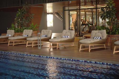 Bazén v ubytování Herloom Hotel & Residence BSD Tangerang nebo v jeho okolí