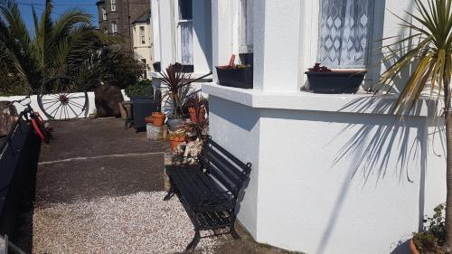 Gallery image of Views of Youghal Bay in Youghal
