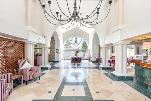 Ruang duduk di Mercure Johannesburg Randburg