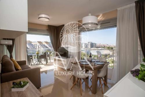 Casa MunteanuIván Luxury Homes1ª Linea de Playa, Oropesa del ...