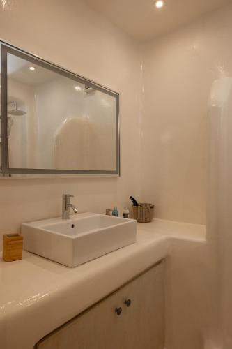 Amaris Mykonian Residenceにあるバスルーム